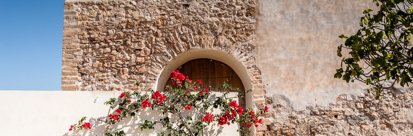 Wir sind für Euch da! Formentera Architektur